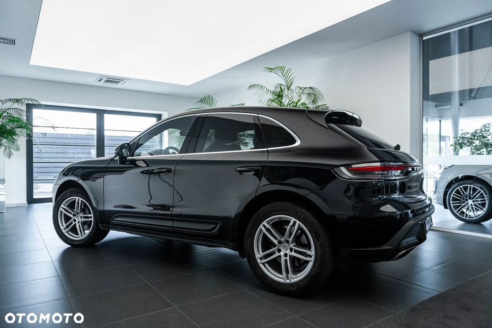 Porsche Macan Standard - 2