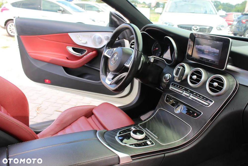 Mercedes-Benz Klasa C 300 7G-TRONIC AMG Line - 21