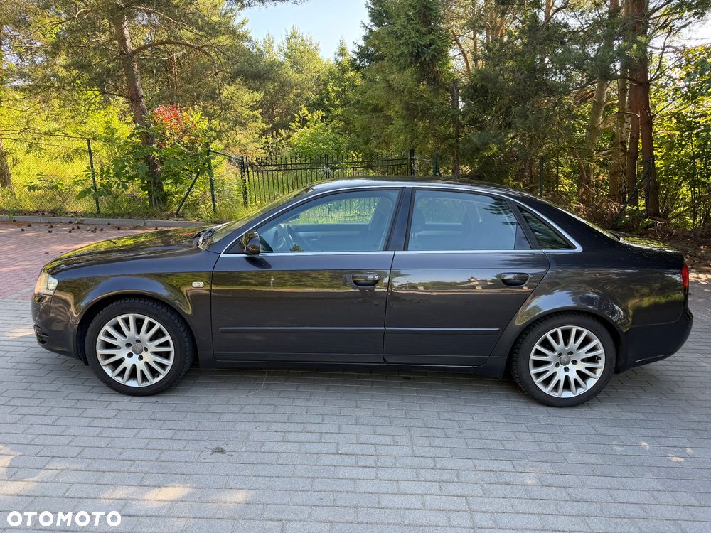 Audi A4 Limousine - 12