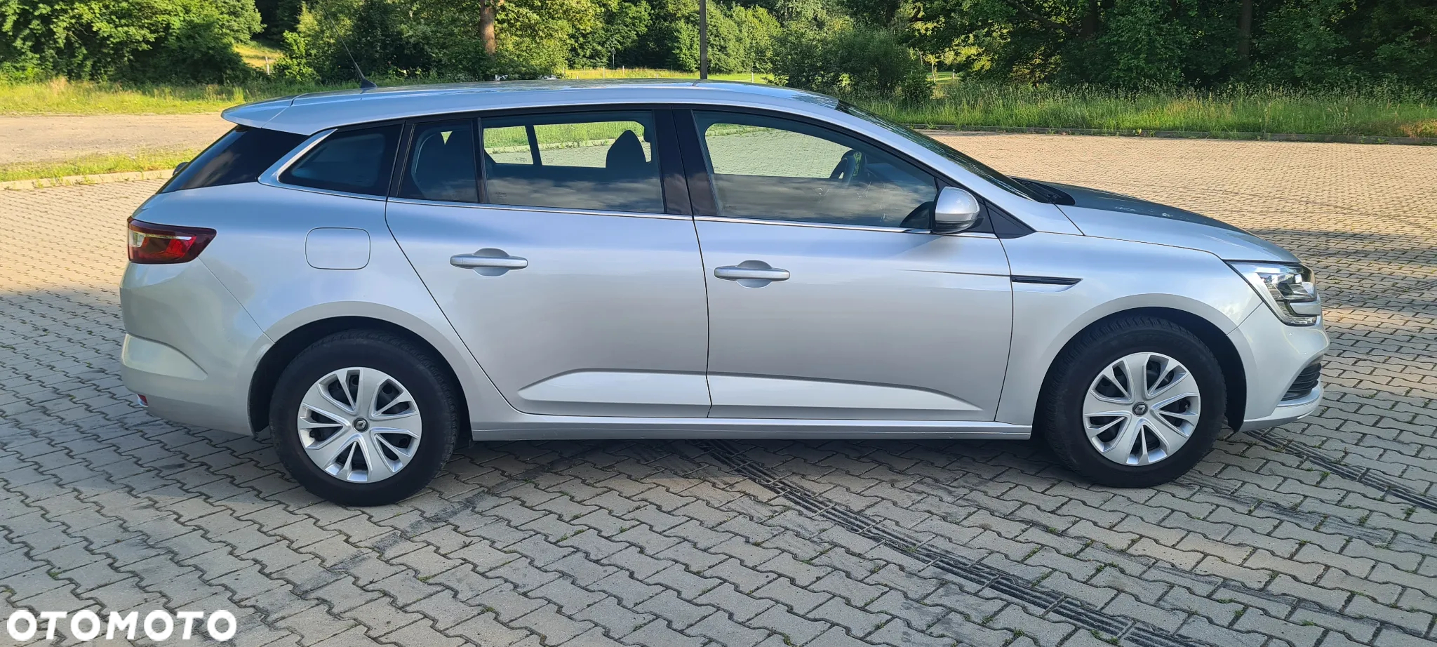 Renault Megane Grandtour ENERGY TCe 100 LIFE - 4