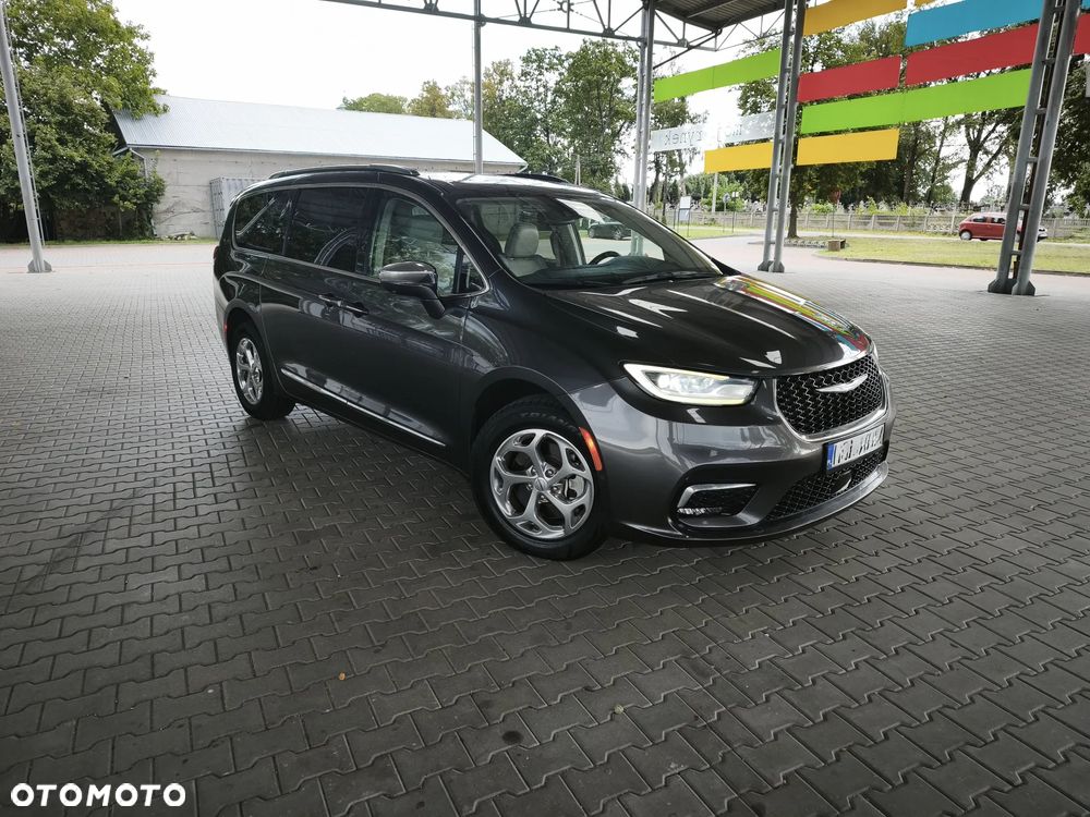 Chrysler Pacifica - 4