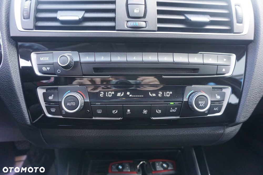 BMW Seria 1 120d Sport Line - 13