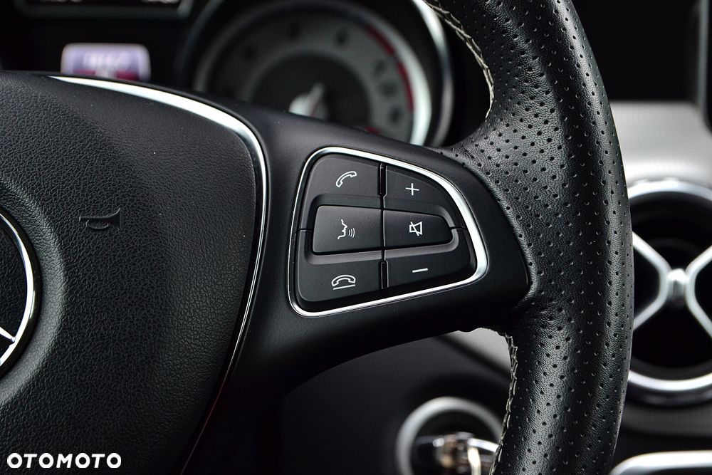 Mercedes-Benz GLA 200 Style - 22