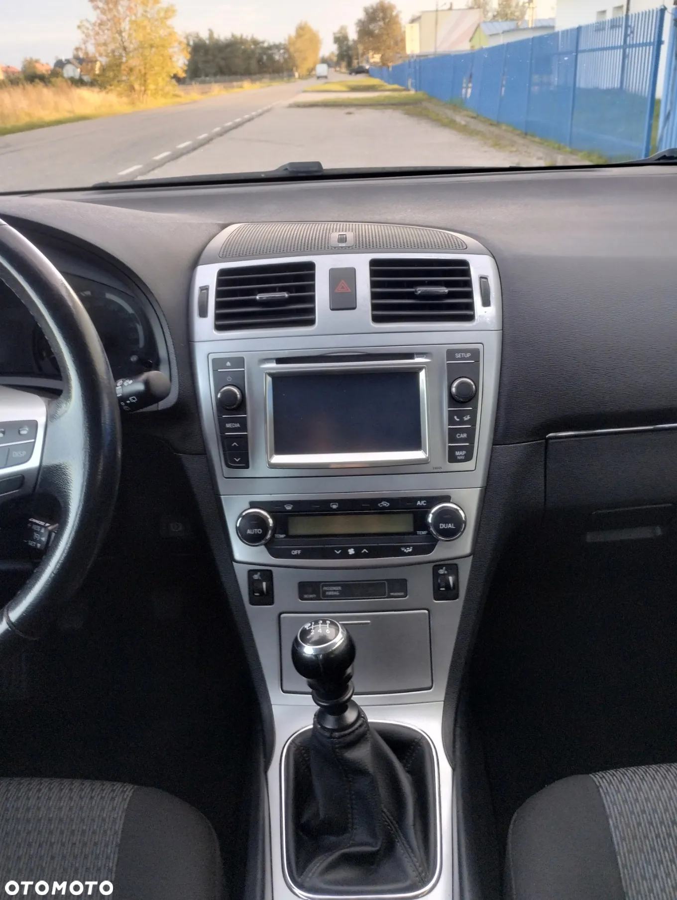 Toyota Avensis 1.8 Premium - 26