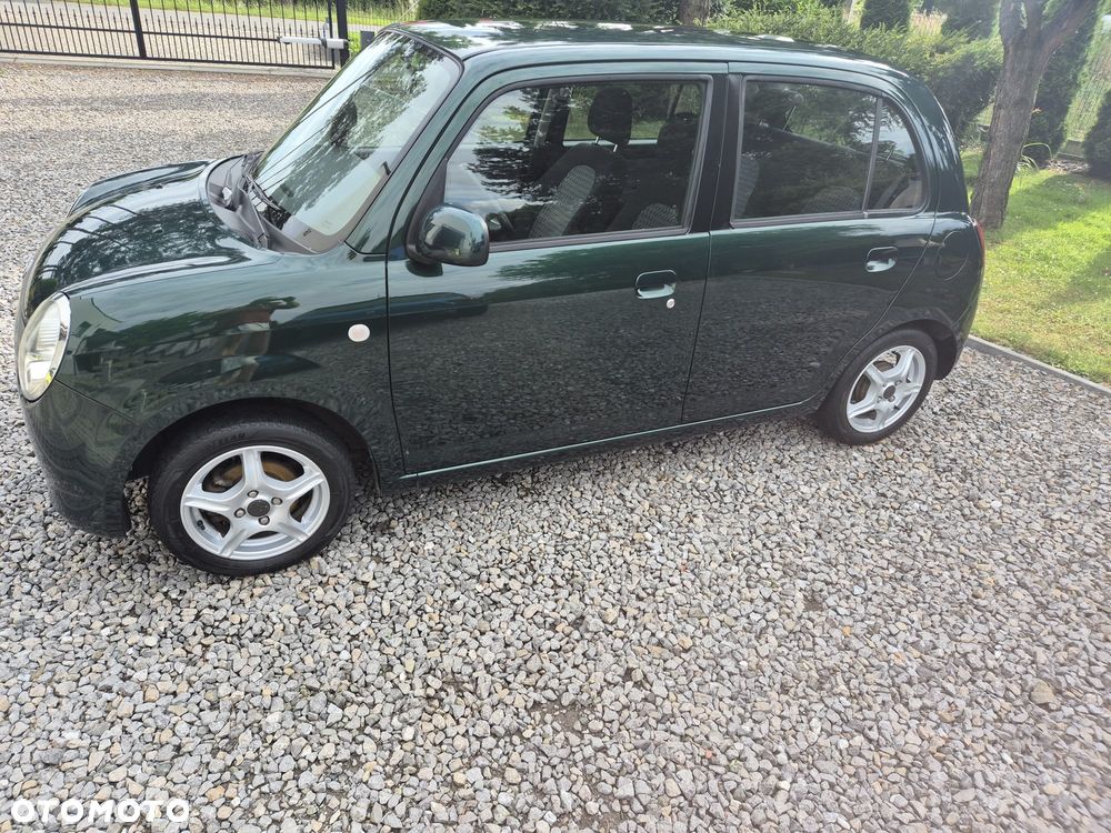 Daihatsu Trevis - 7