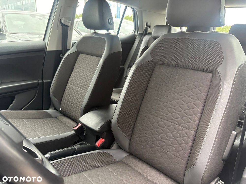 Volkswagen T-Cross - 13