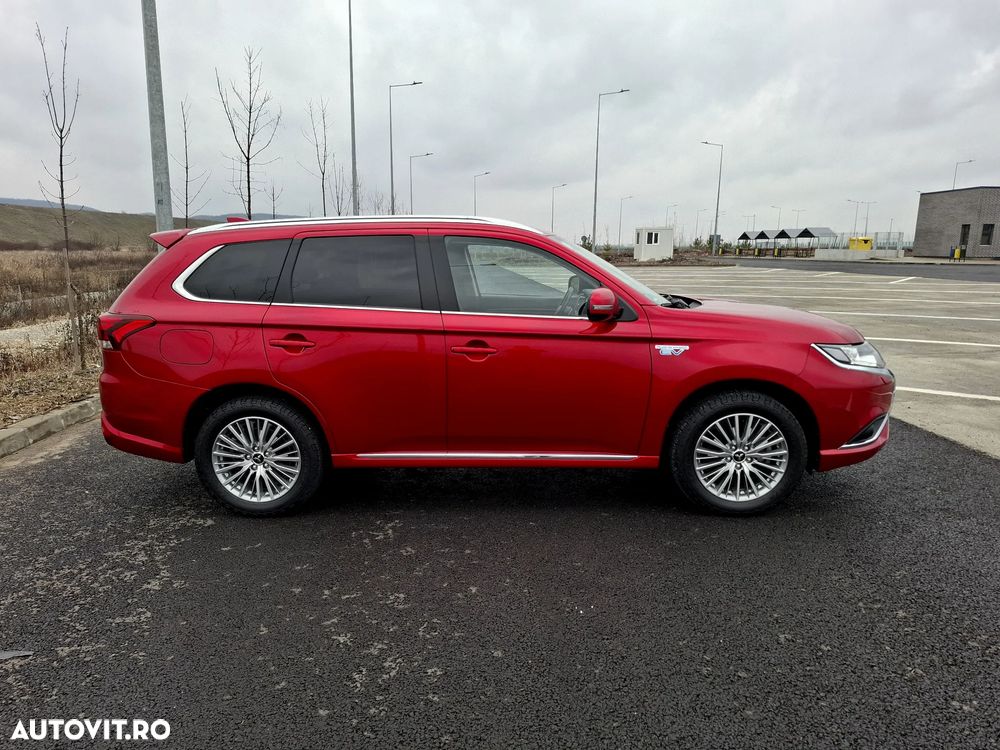 Mitsubishi Outlander PHEV 2.4 L 4X4 Instyle+ - 5