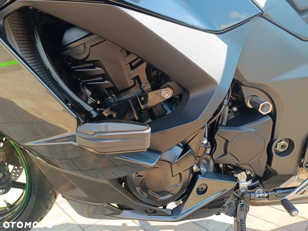 Kawasaki Ninja 1000 SX - 19