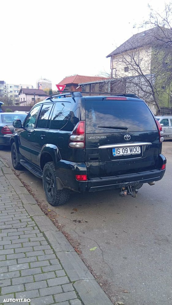 Toyota Land Cruiser - 2