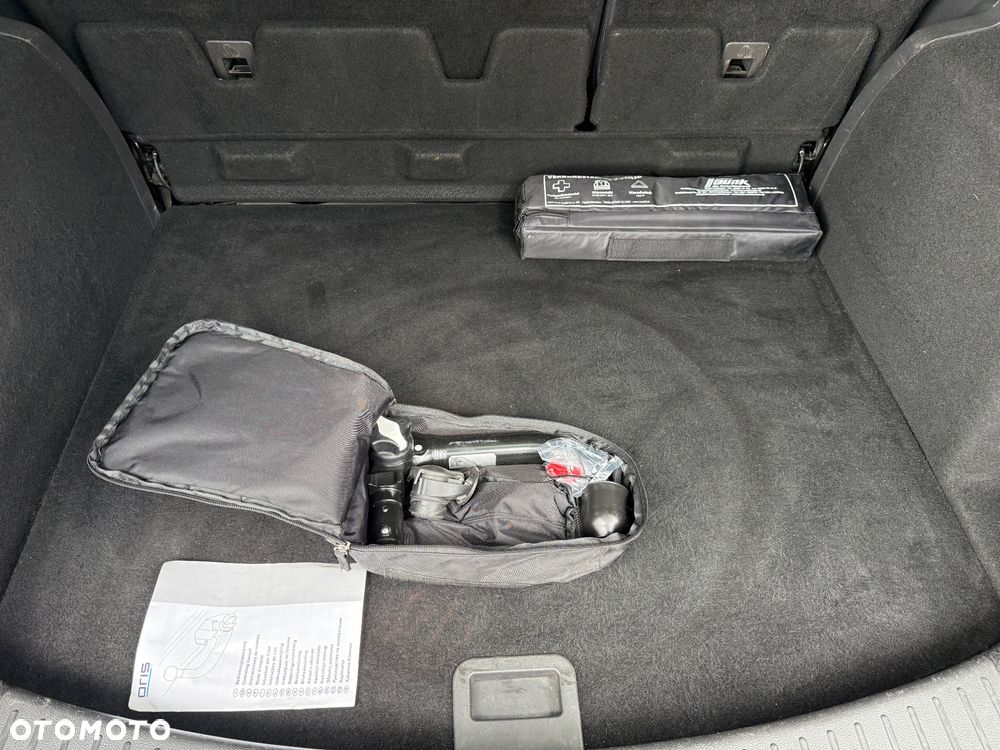 Ford Kuga 2.0 TDCi 2x4 Titanium - 10