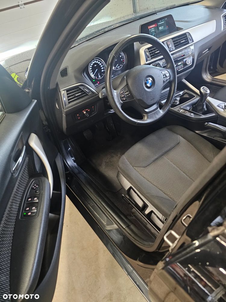BMW Seria 1 118i Edition Metropolitan - 11