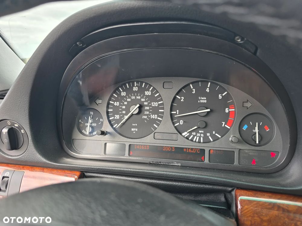 BMW Seria 7 - 22