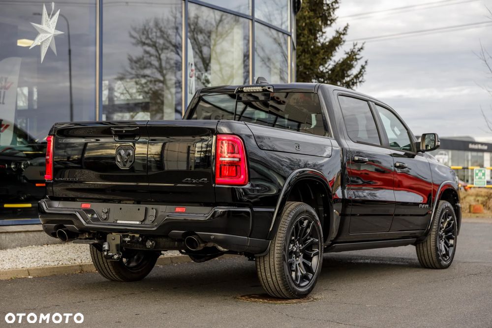RAM 1500 Limited Night - 16