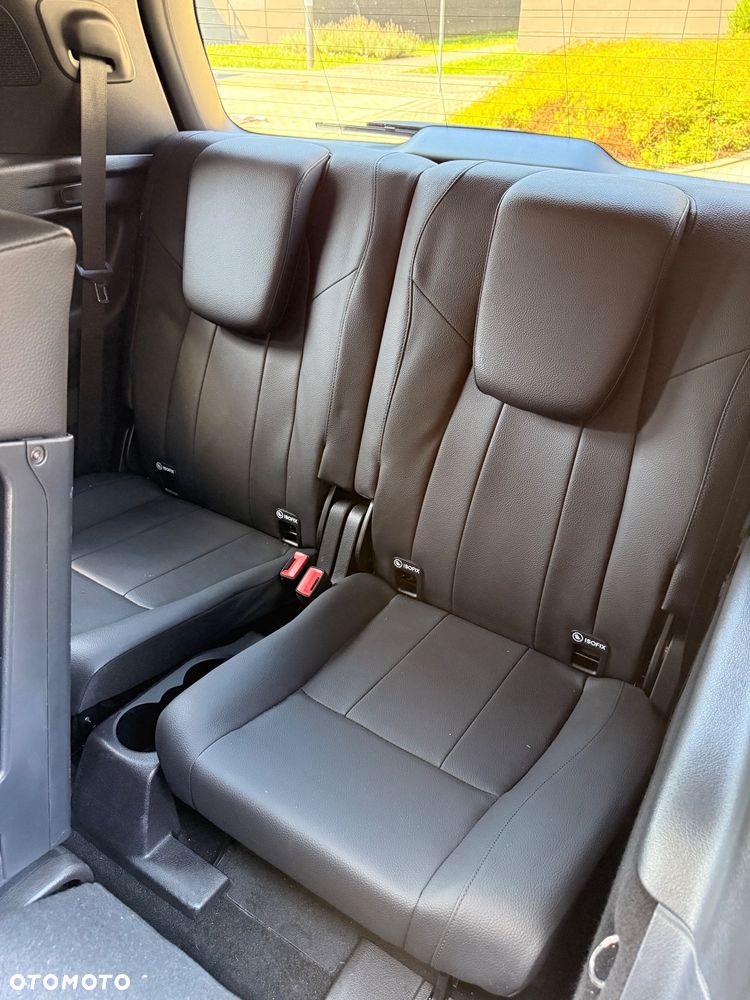 Mercedes-Benz GLB 250 4Matic 8G-DCT - 9