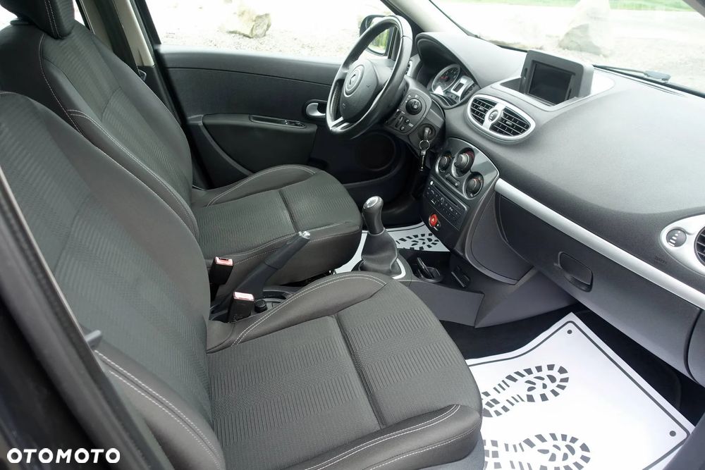 Renault Clio 1.2 16V 75 Dynamique - 11