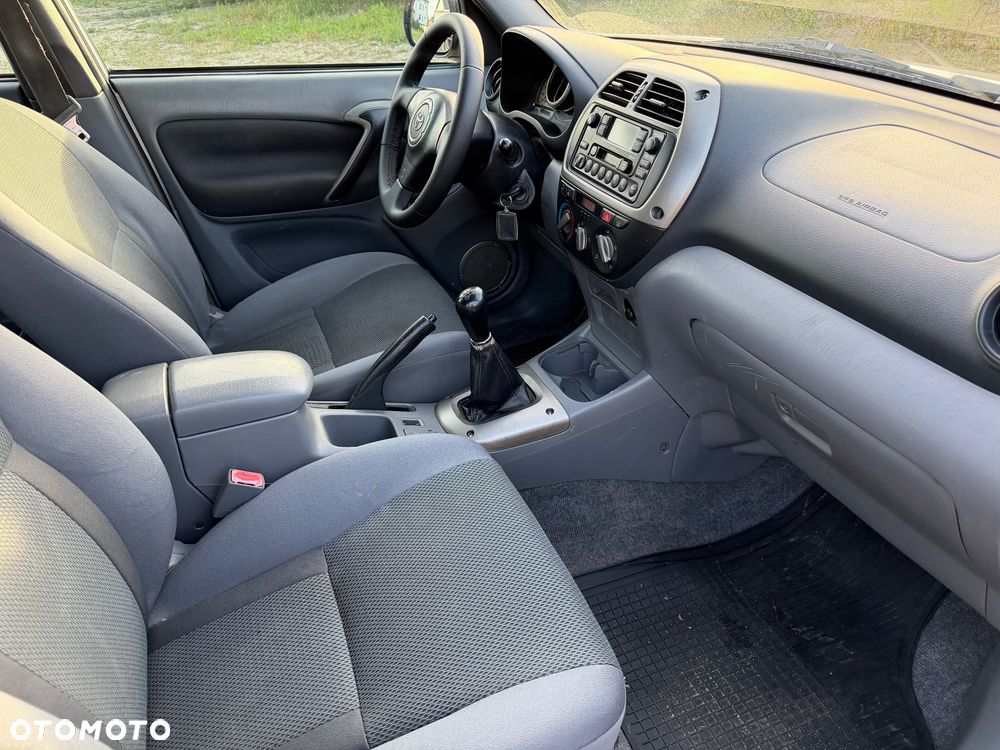 Toyota RAV4 - 11