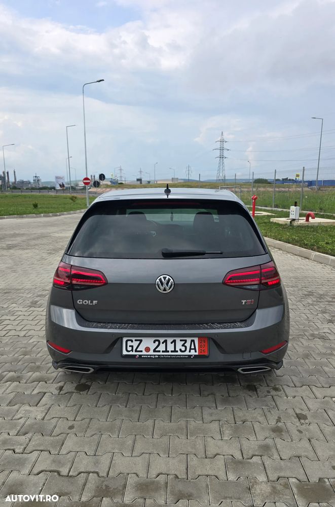 Volkswagen Golf - 6