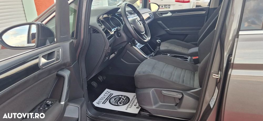 Volkswagen Touran 1.6 TDI SCR (BlueMotion Technology) Trendline - 16