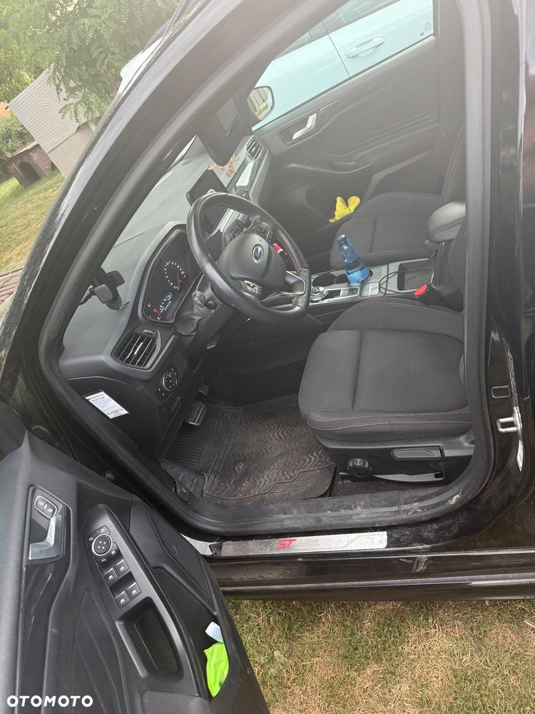 Ford Focus 1.5 EcoBoost ST-Line - 9