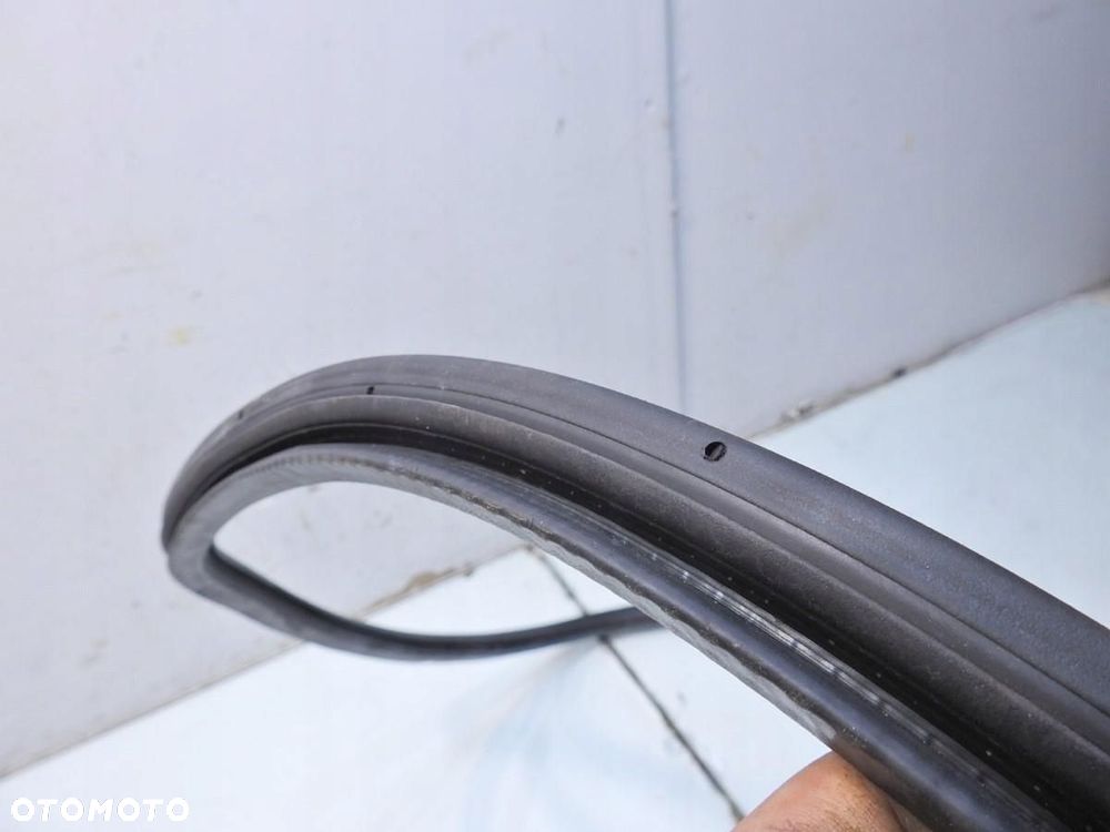 USZCZELKA DRZWI PRAWY PRZÓD AUDI A6 C6 - 3