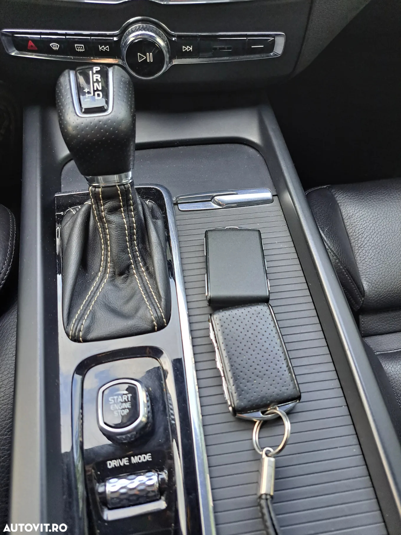 Volvo XC 60 D4 AWD R-Design - 12