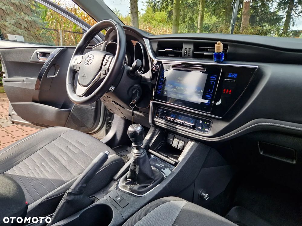 Toyota Auris 1.6 Comfort - 28