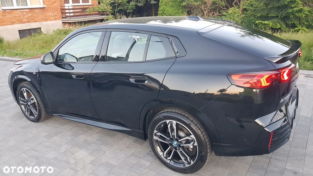 BMW iX2 - 9