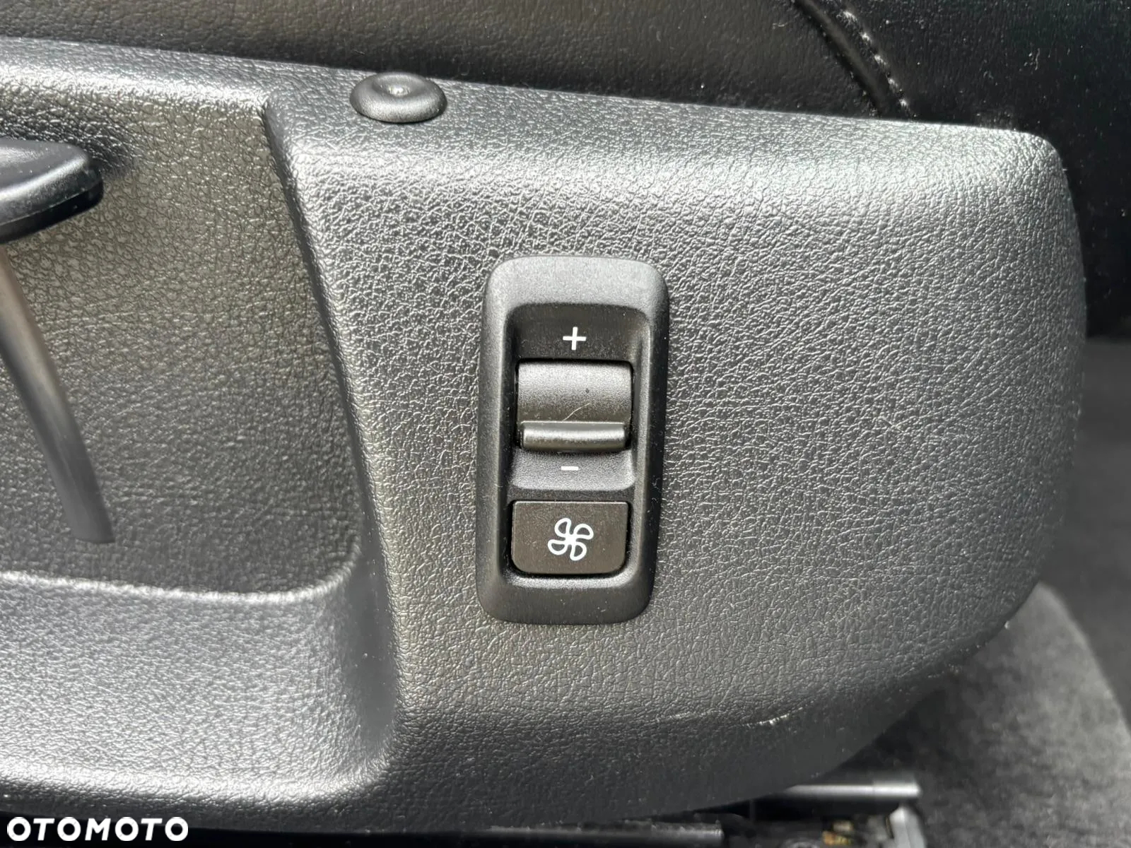 Volkswagen Passat 2.0 TDI Highline DSG - 24