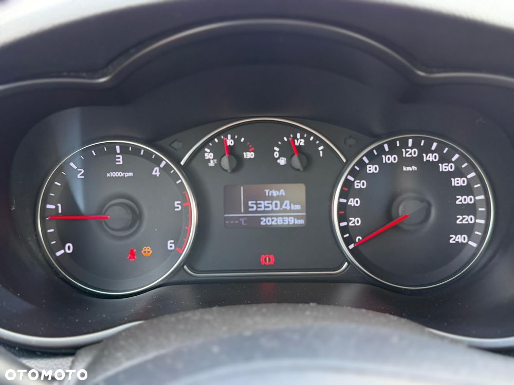 Kia Carens 1.7 CRDi M 7os EU6 - 33