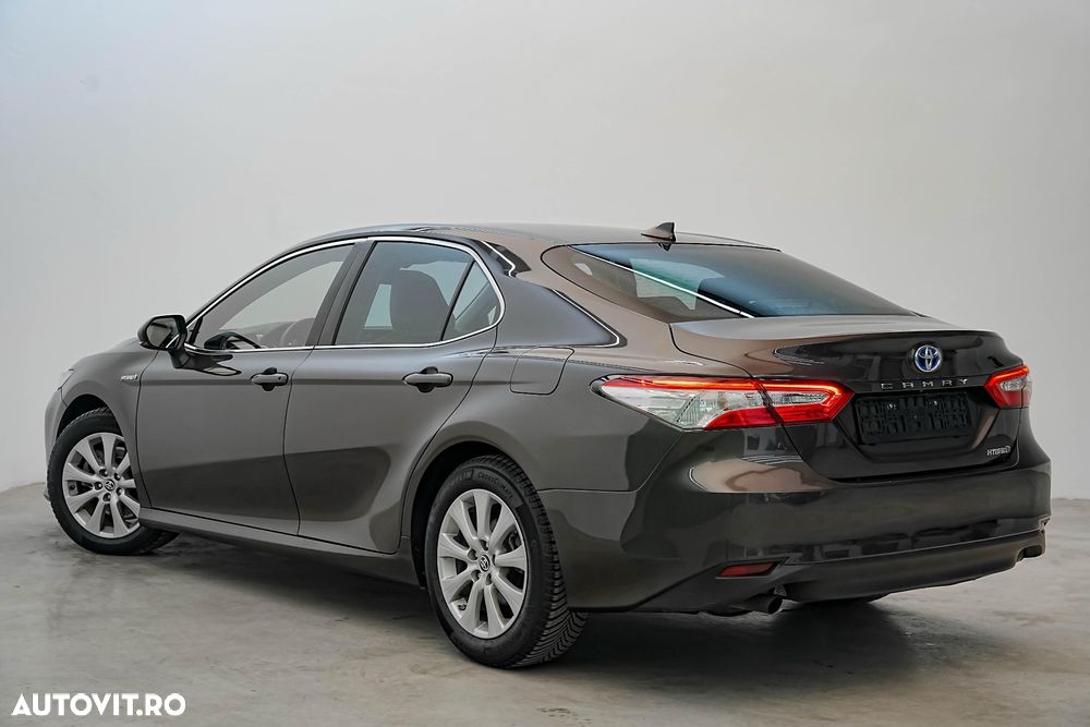 Toyota Camry Business Edition - 3