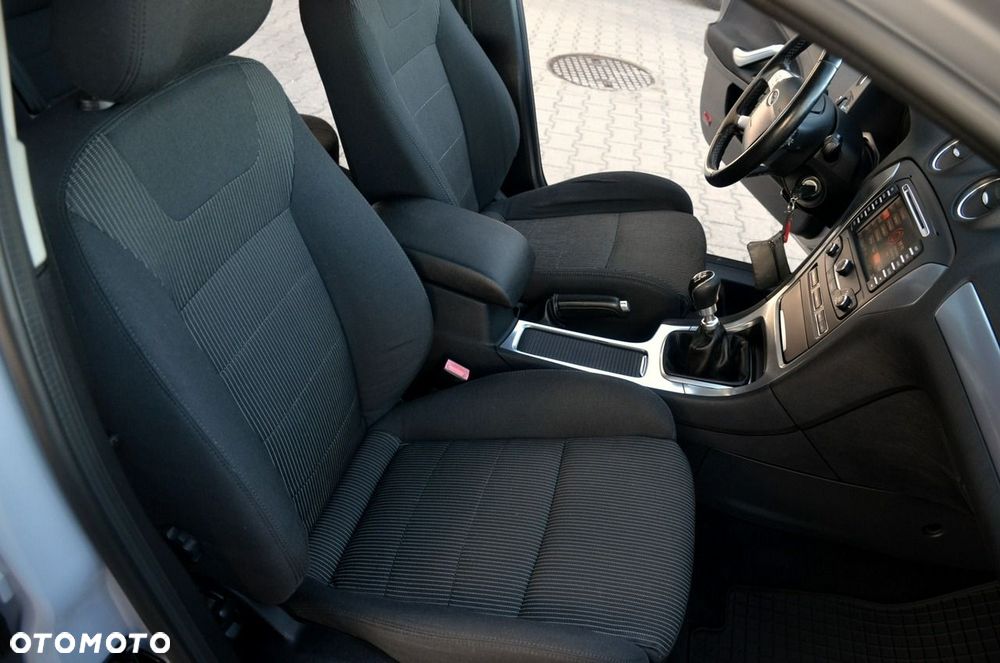 Ford Mondeo - 17