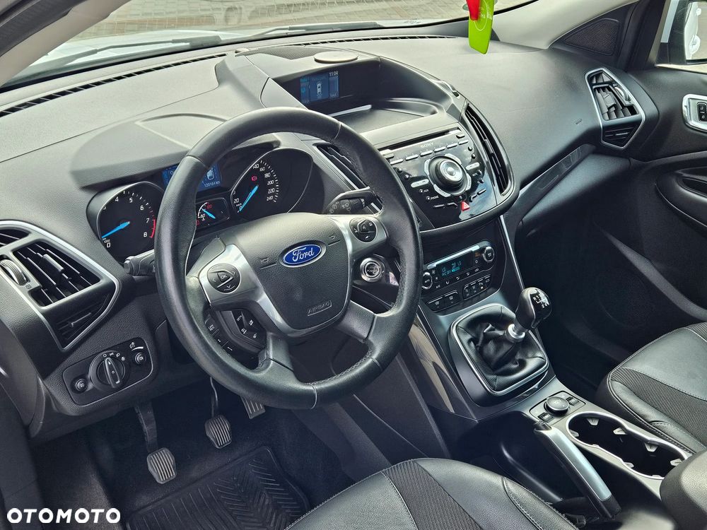 Ford Kuga 1.6 EcoBoost 2x4 Titanium - 7