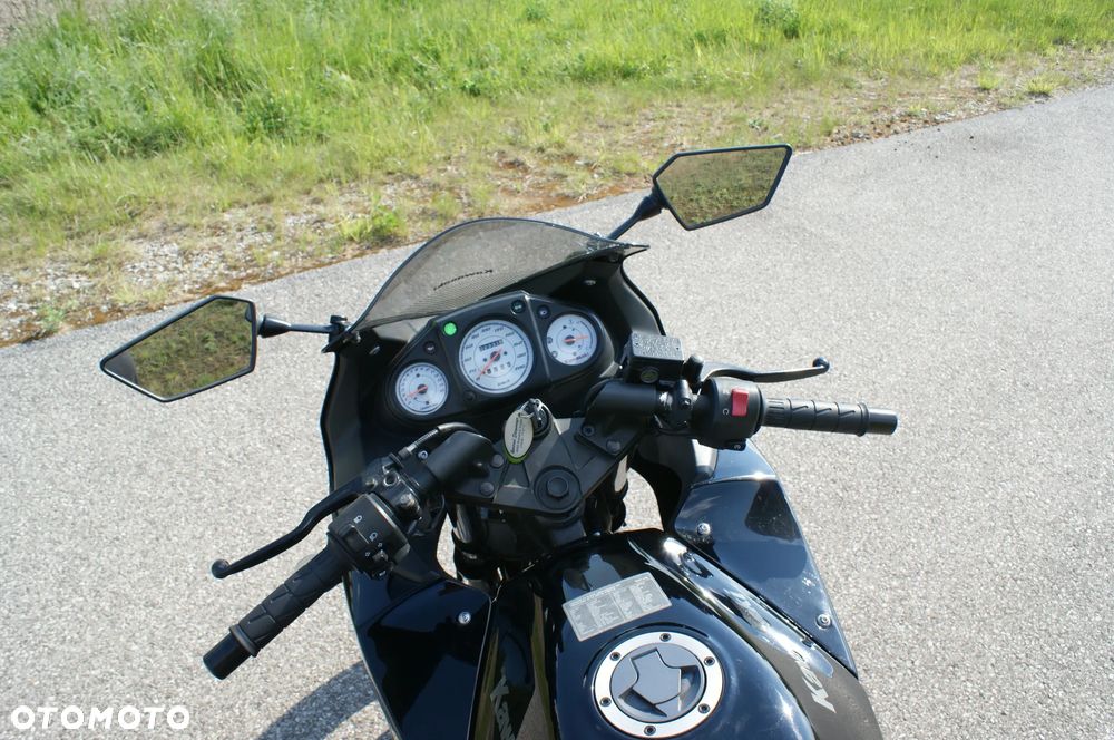Kawasaki Ninja 250R - 12