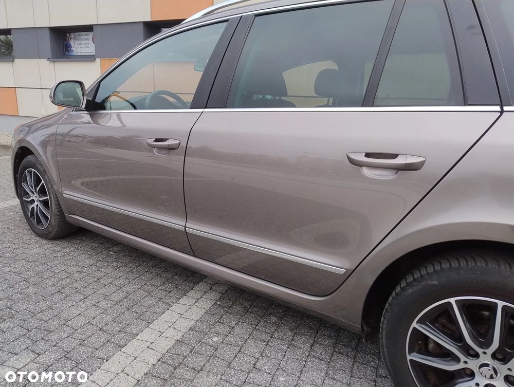 Skoda Superb 2.0 TDI Exclusive - 30