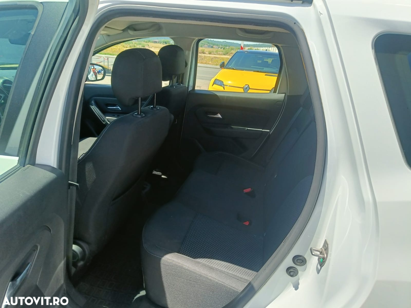 Dacia Duster 1.5 Blue dCi 4WD Comfort - 12