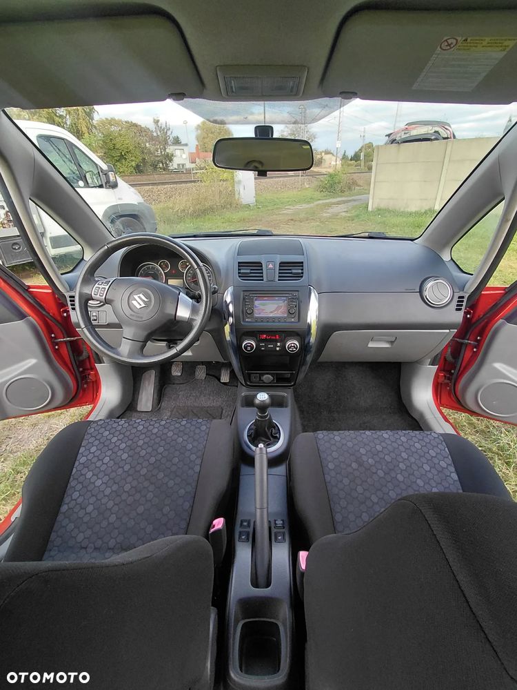 Suzuki SX4 1.6 VVT 4x4 Style - 11