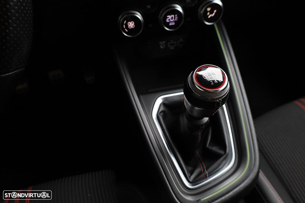 Renault Clio 1.0 TCe RS Line - 32