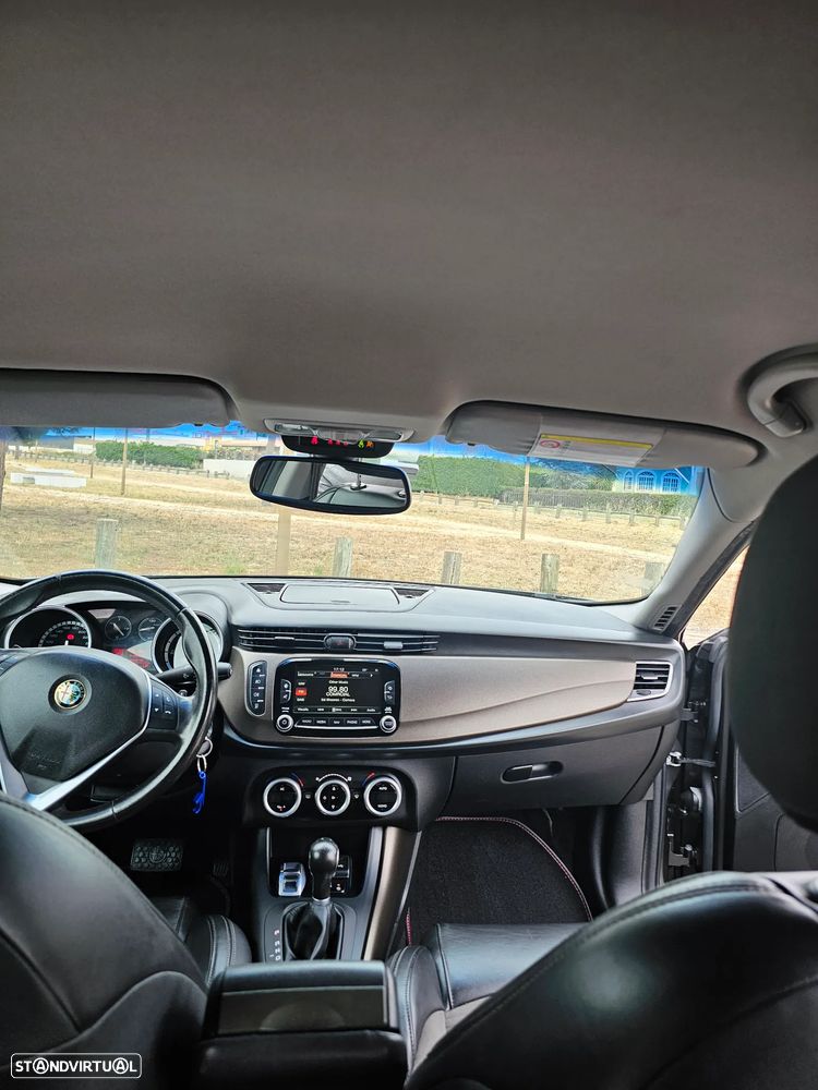 Alfa Romeo Giulietta 2.0 JTDM Exclusive TCT - 10