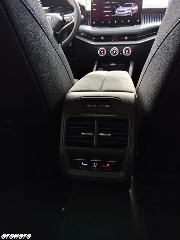 Skoda Superb 1.5 TSI mHEV Selection DSG - 32