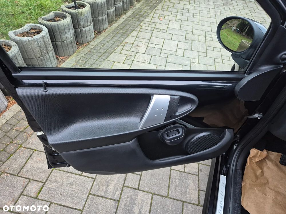 Peugeot 107 70 Urban Move - 18