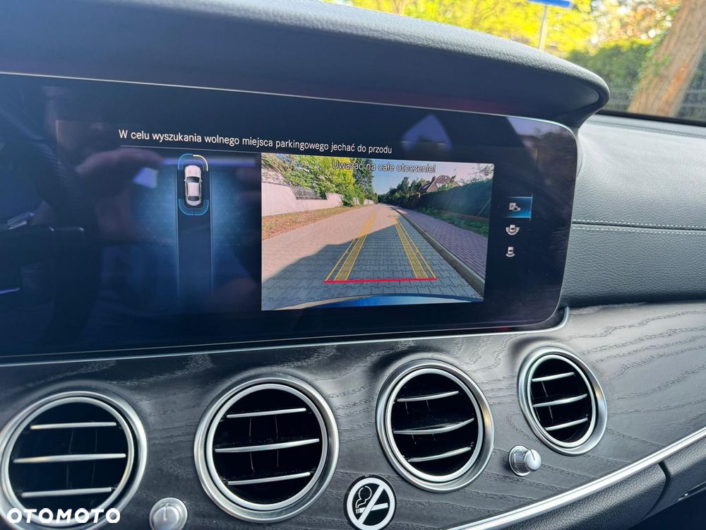Mercedes-Benz Klasa E 220 d 4Matic 9G-TRONIC AMG Line - 20