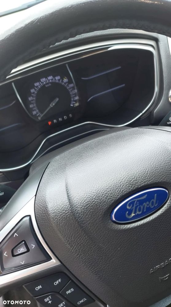 Ford Fusion - 8