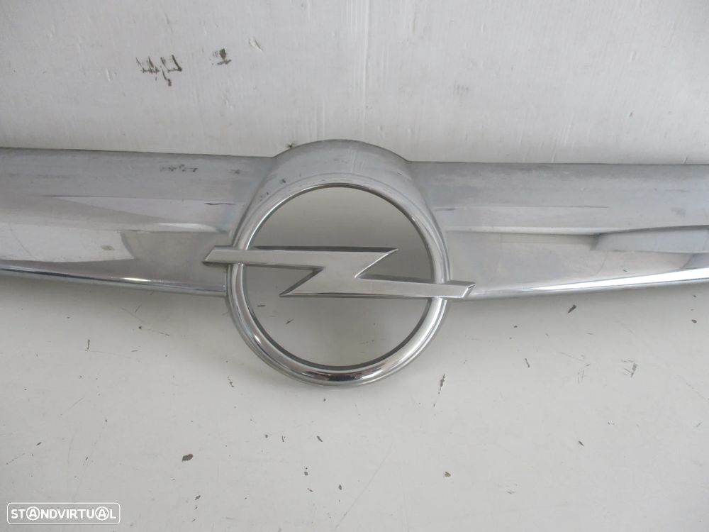 grelha opel corsa D - 2