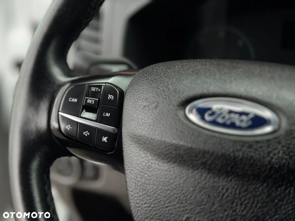 Ford CUSTOM - 24