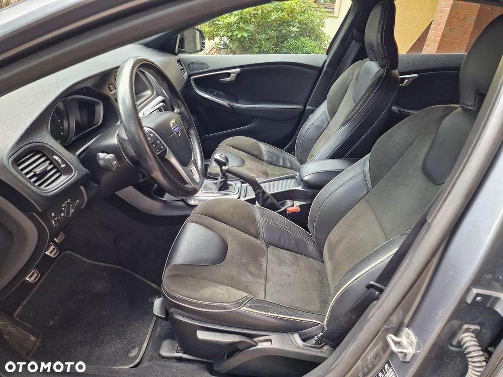 Volvo V40 D2 Drive-E R-Design Kinetic - 16