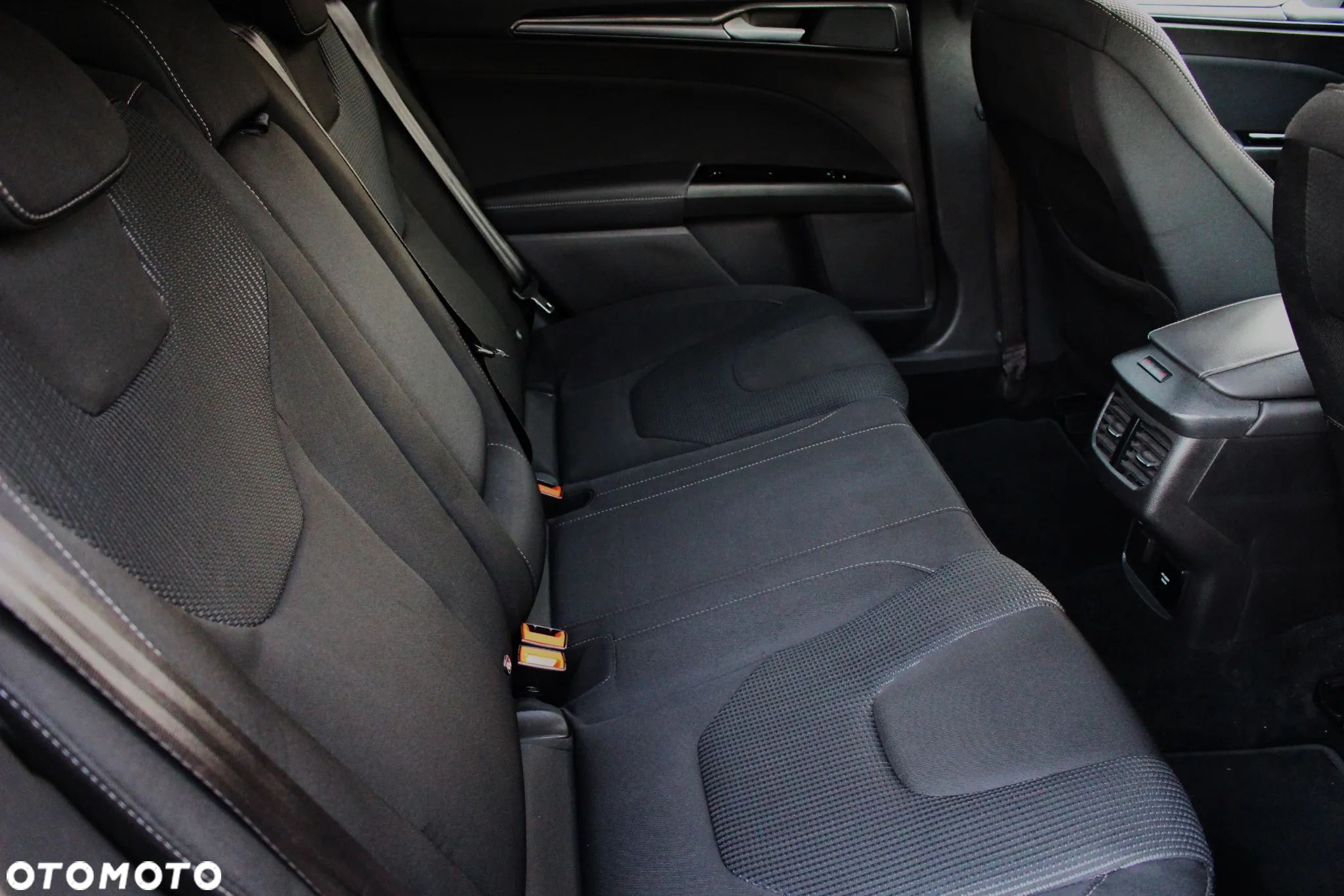 Ford Mondeo 2.0 EcoBlue Titanium - 18