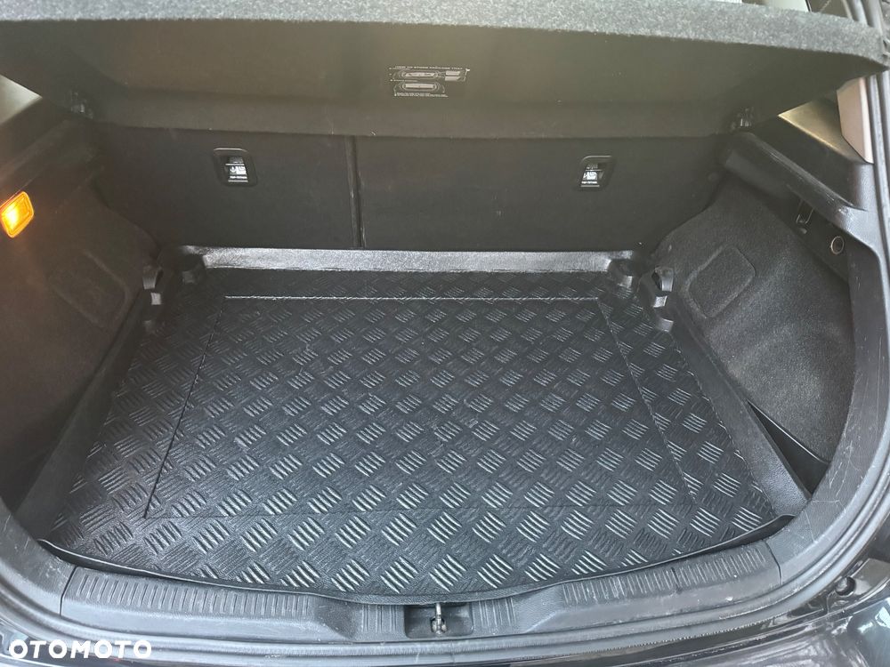 Toyota Auris 1.6 Premium + - 33