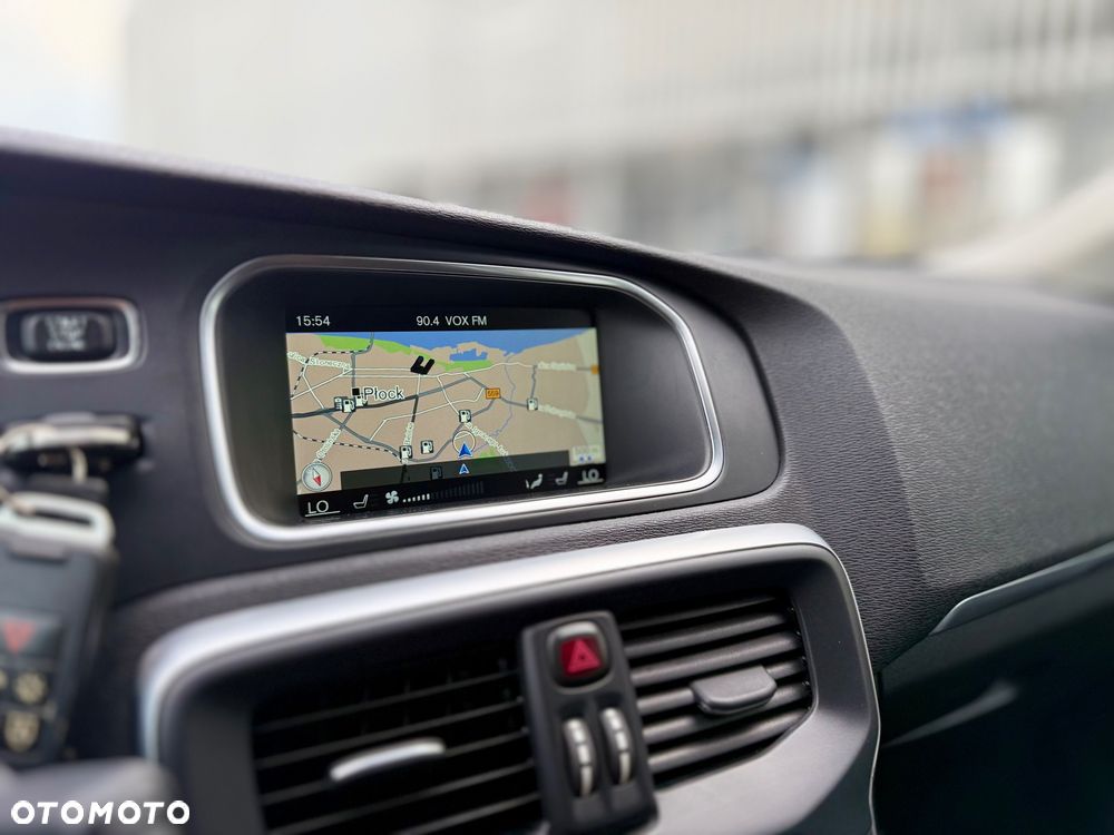 Volvo V40 D4 Geartronic Momentum - 24