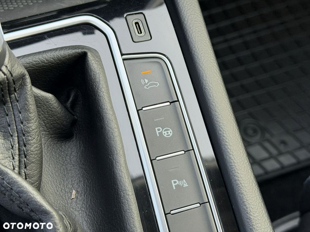 Volkswagen Passat - 28
