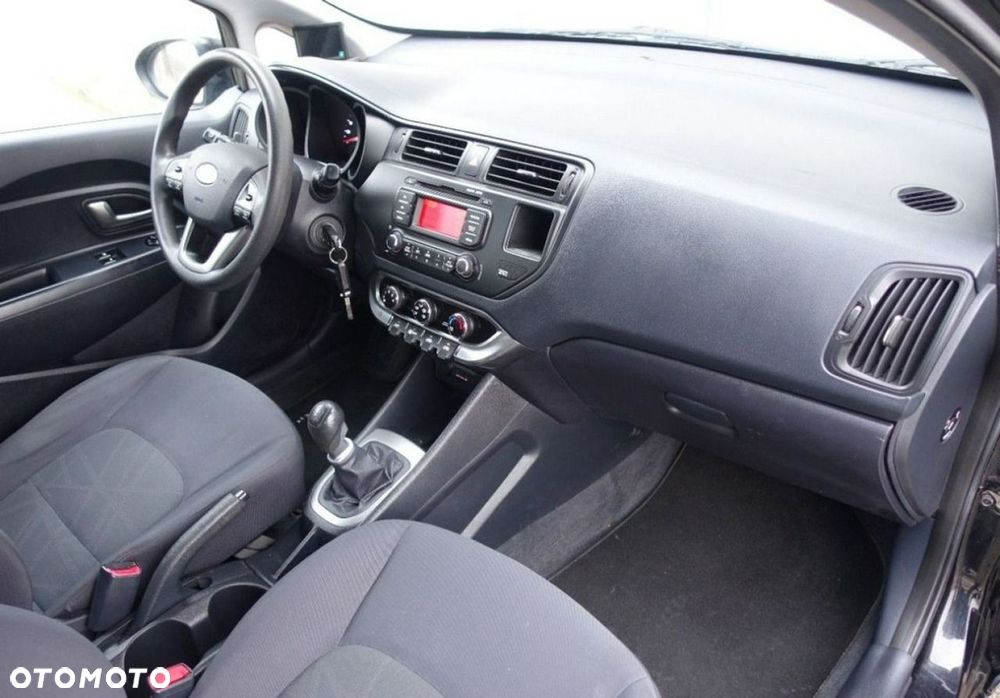 Kia Rio - 15